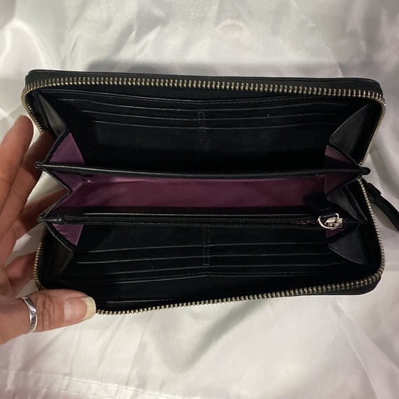 Coach Logo Wallet - Picture 2 of 4